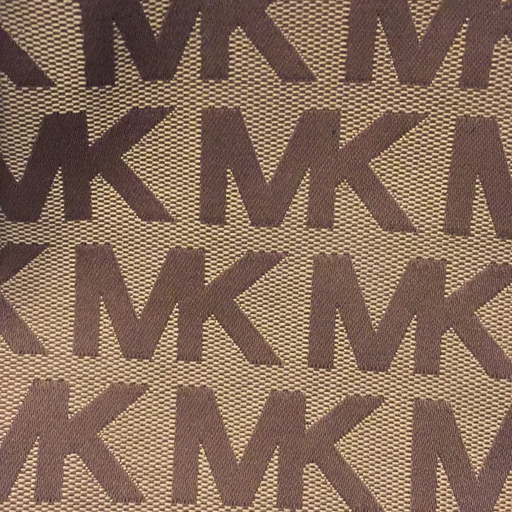 Michael Kors - Picture 2 of 3